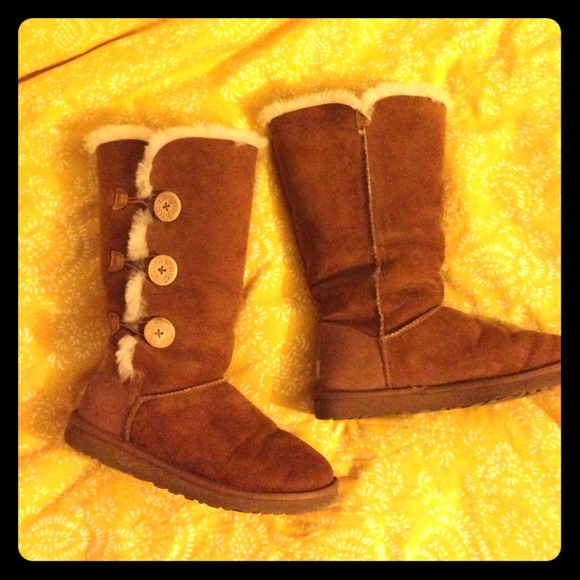 Ugg chestnut bailey button boots