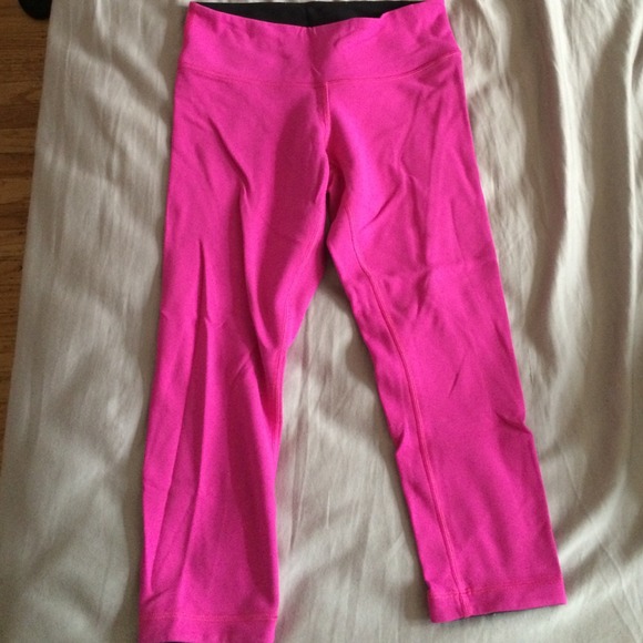 Lululemon reversible crop