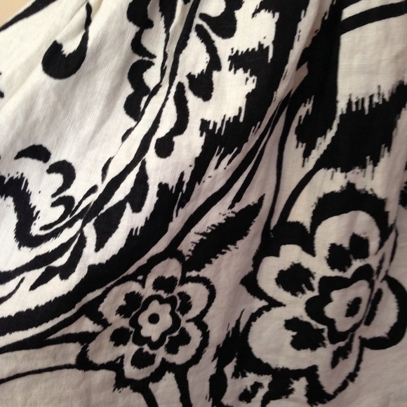 Cream & black scroll bustier top - Picture 3 of 3