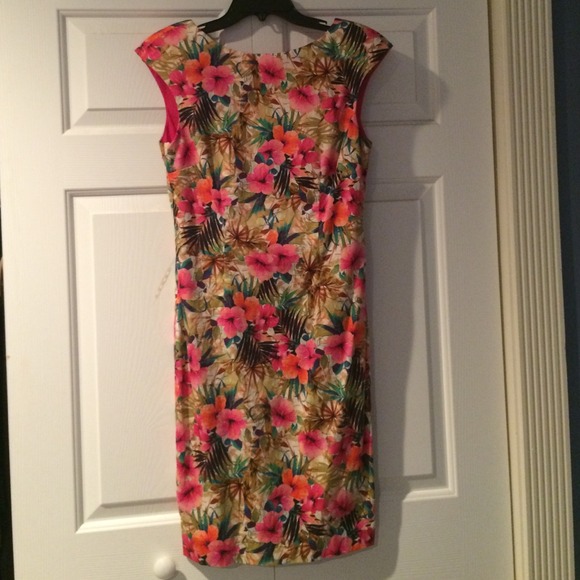 Zara Floral Dress Size Medium