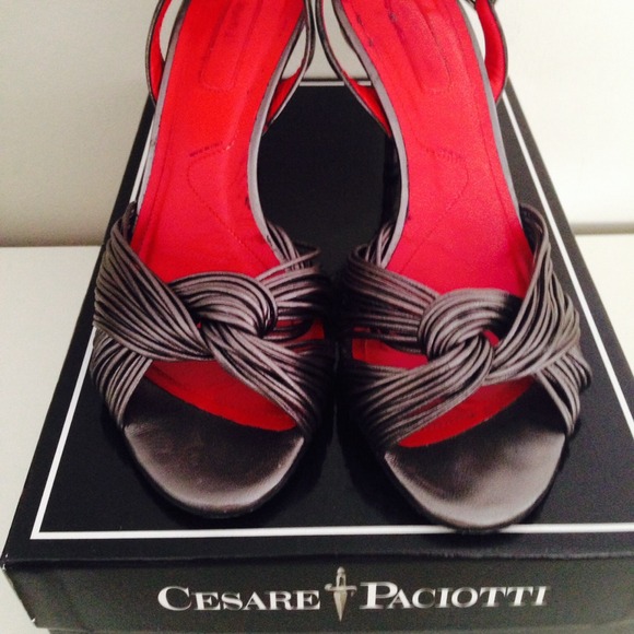 Cesare Paciotti Grey Formal Red Soles Sandals - Picture 3 of 4