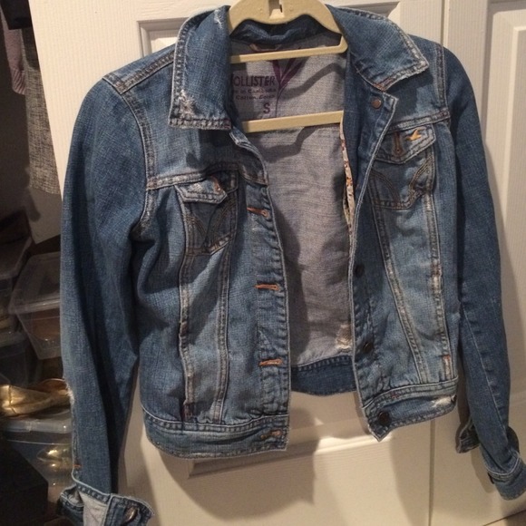Hollister ripped Jean Jacket. size Small