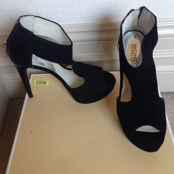 🌷SOLD🌷.  👠Michael Kors size 8 brand new 👠