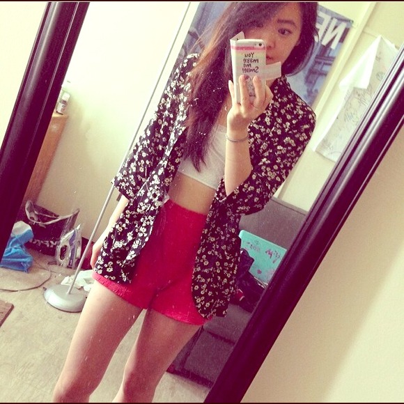 Meet your seller💙🎀