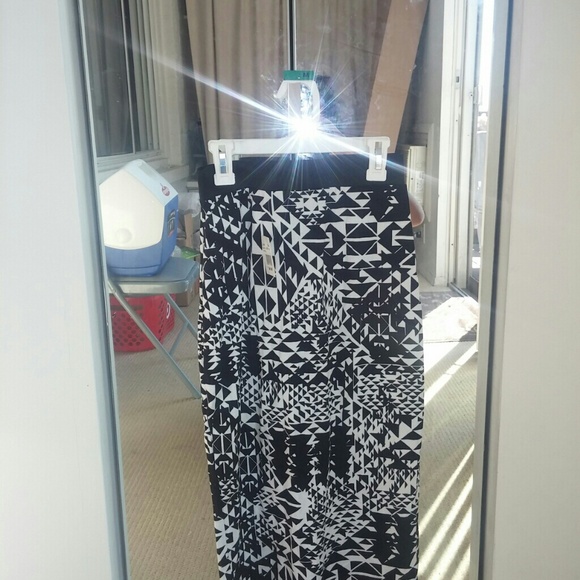 New with tags tribal pencil skirt - Picture 2 of 2