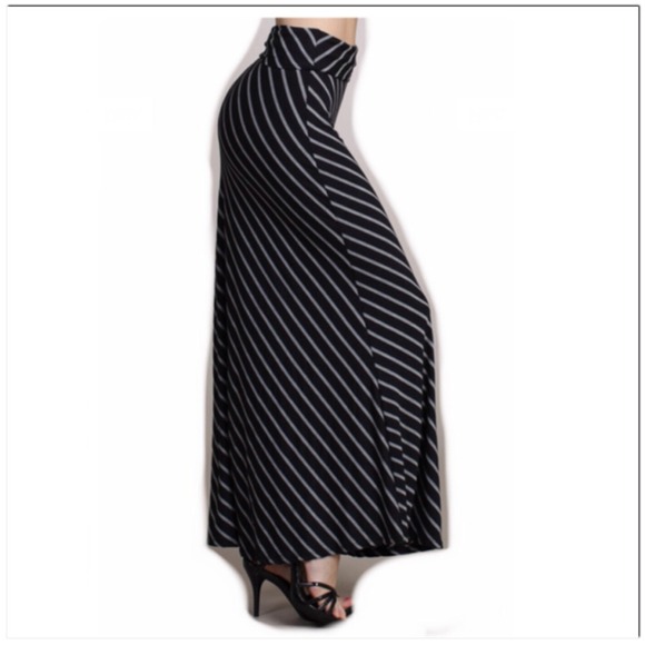 ❌SOLD❌ Charcoal stripe Maxi skirt - Picture 2 of 3