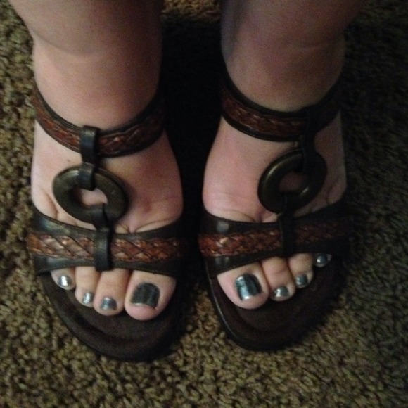 Dr Scholls Feel Crazy Good brown wedges