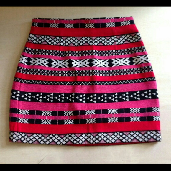 NWT,  rare Zara Jaquard Mini Skirt sz S - Picture 2 of 3