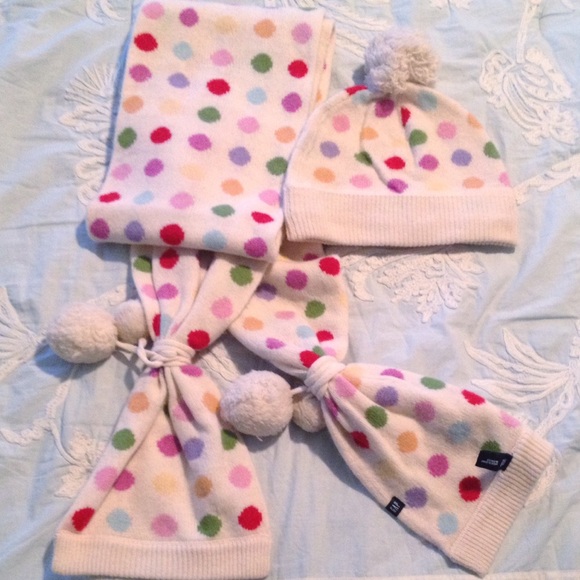 🌻 NWOT Ivory GAP Polka Dot Scarf w/ Beanie 🌻 - Picture 4 of 4