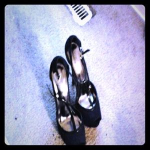 High heels shoes