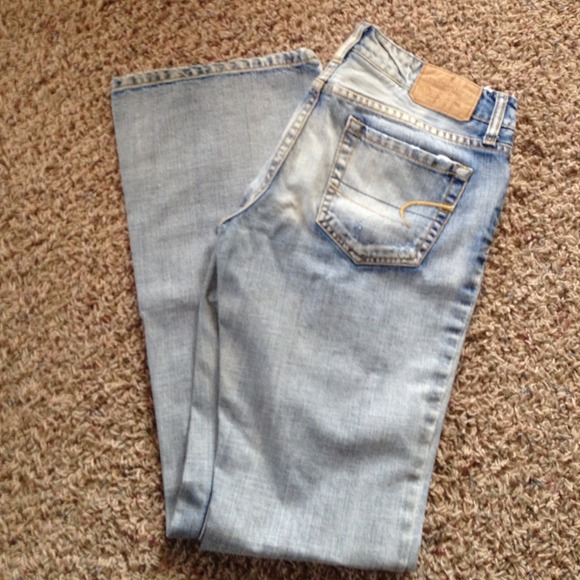 American Eagle light washed 6 R