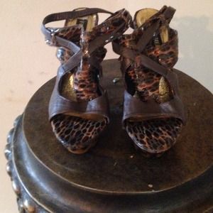 Brown heels that wraps around your ankle