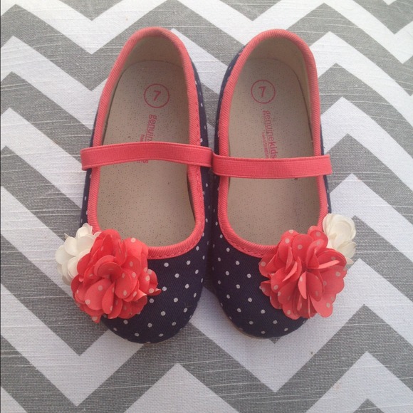 Toddler shoes size 7