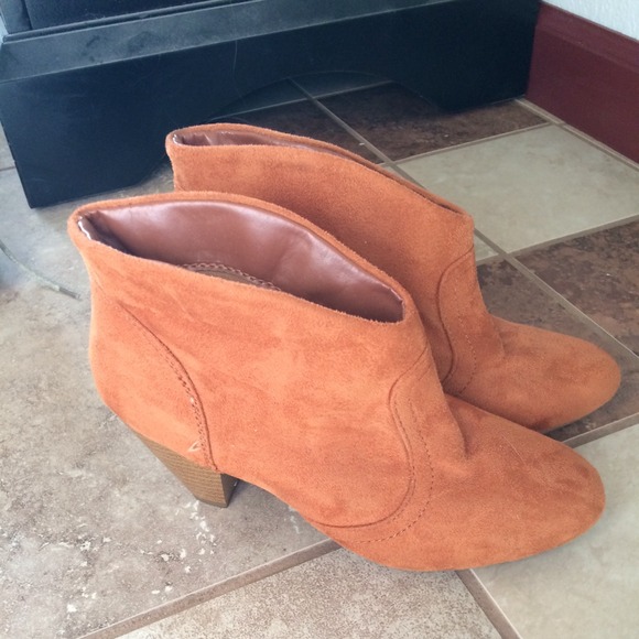 Short caramel booties