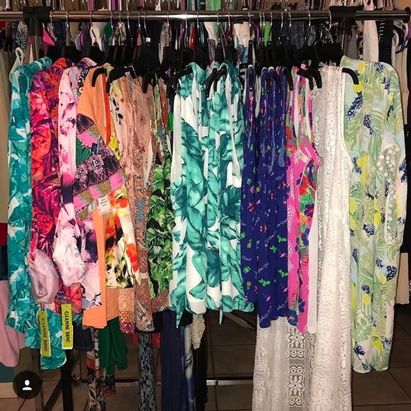 Meet your Poshmark Seller/ Buyer :) - Picture 4 of 8