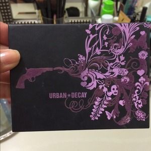 Urban Decay eyeshadow palette