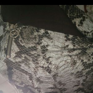 It's a beautiful Michael kors dress. Brand new!!!