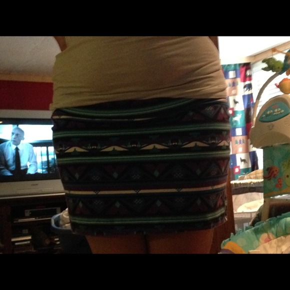 Aztec pattern skirt - Picture 2 of 2