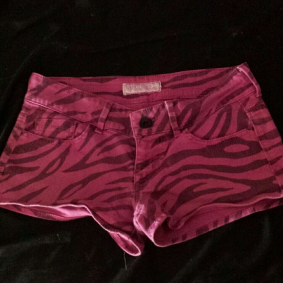 💲SALE💲Pink Zebra Jean Shorts ?