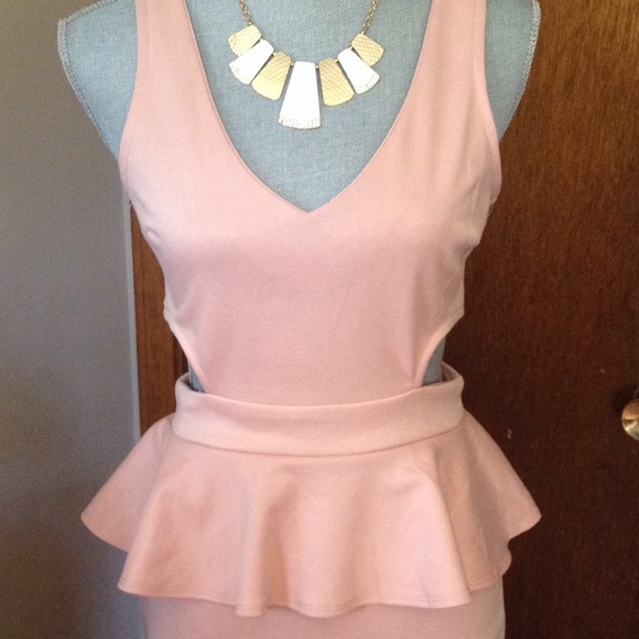 NWT waist cutout peplum dress - Picture 2 of 4