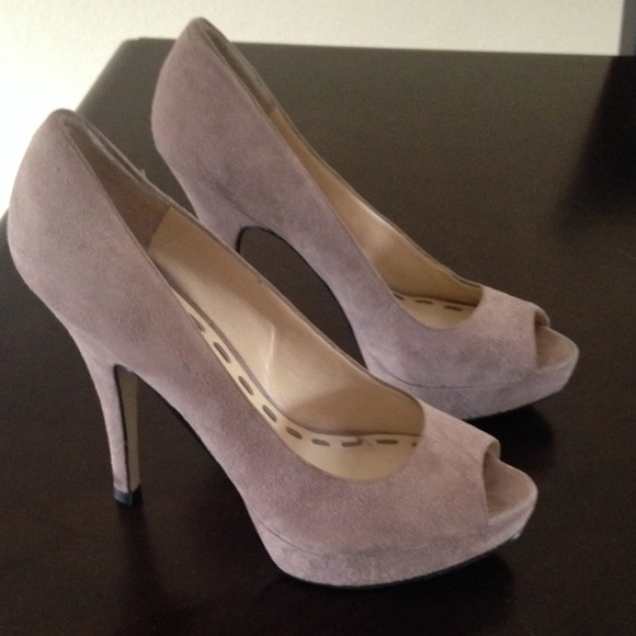 Enzo peep toe pumps!