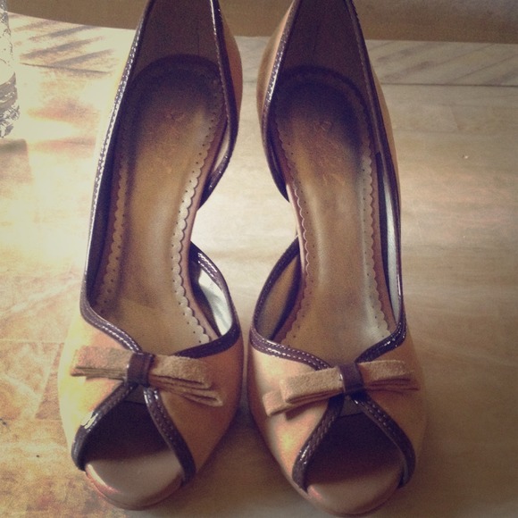 BCBG shoes