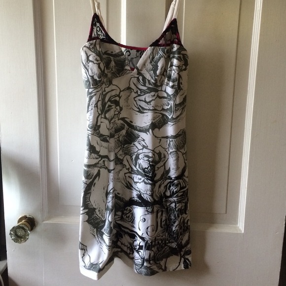 Metal mulish a dress