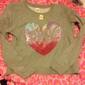 TRADED💜VS PINK Grey Heart Crew Pullover M