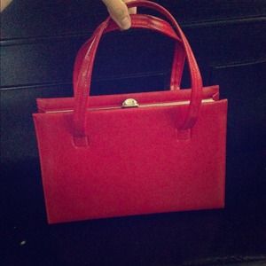 VINTAGE RETRO RED VINYL HANDBAG. Estate Sale