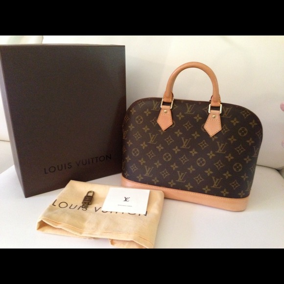 (SOLD) Authentic Louis Vuitton Alma Pm