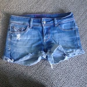 Delia's Taylor fit mid rise shorts