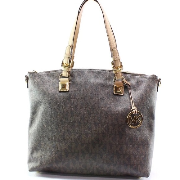 ⛔️SOLD. Michael Kors Brown Jet Set Multifunction - Picture 1 of 4
