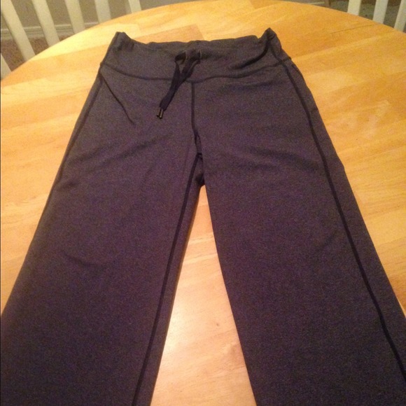 Lululemon loose fit crops