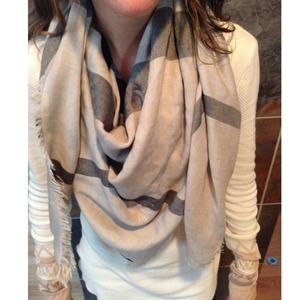 🚫SOLD Burberry scarf