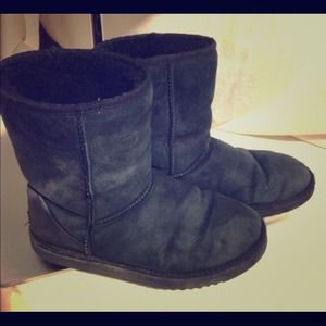 Black Uggs