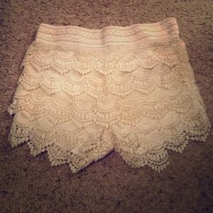 Anabell Fashion lace shorts