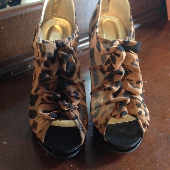 👠👠👠 - Picture 2 of 3