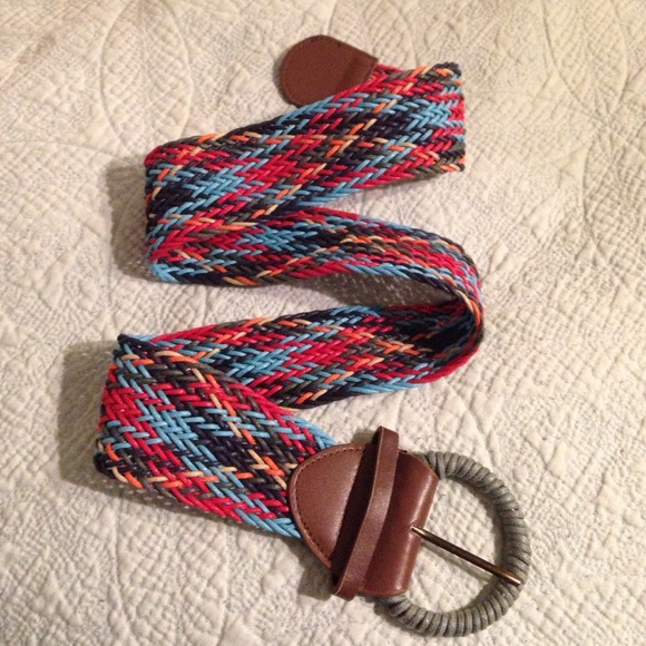 Multi-colored woven belt