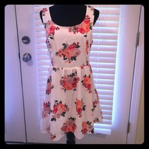 Cross cross floral dress!