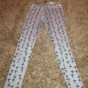 cross leggings