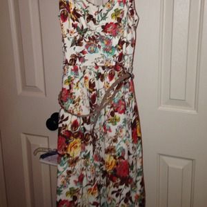 Kreme floral dress