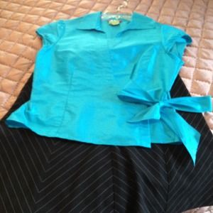 ❌Sold❌Sunny Leigh silk wrap top.