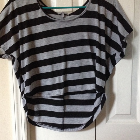 Crop top - Picture 1 of 1