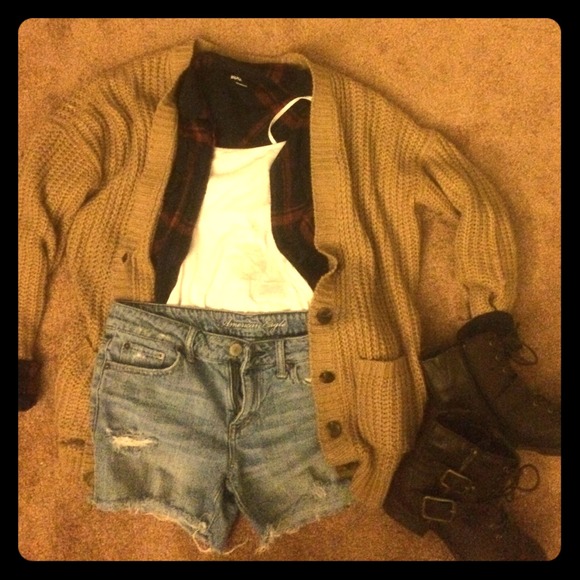 Distressed Highrise American Eagle Jean Shorts