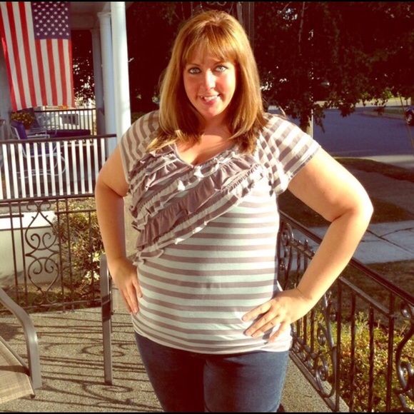 Asymmetrical ruffle grey/white semi sheer t