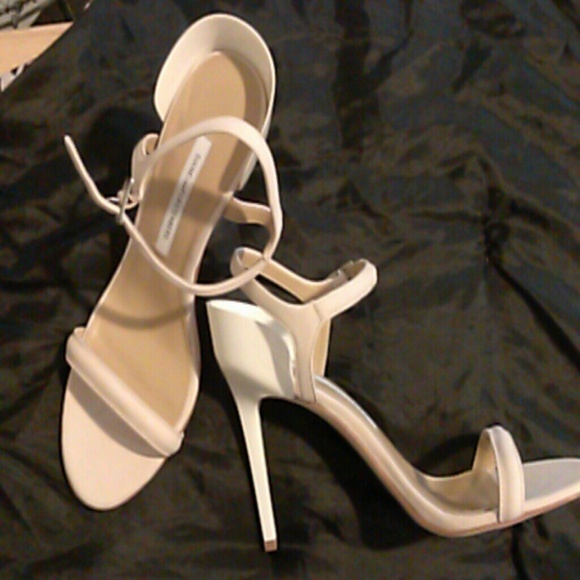 **HP 10/10/14**Diane von Furstenberg Rehani Shoes - Picture 2 of 4