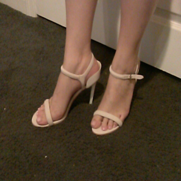 **HP 10/10/14**Diane von Furstenberg Rehani Shoes - Picture 4 of 4