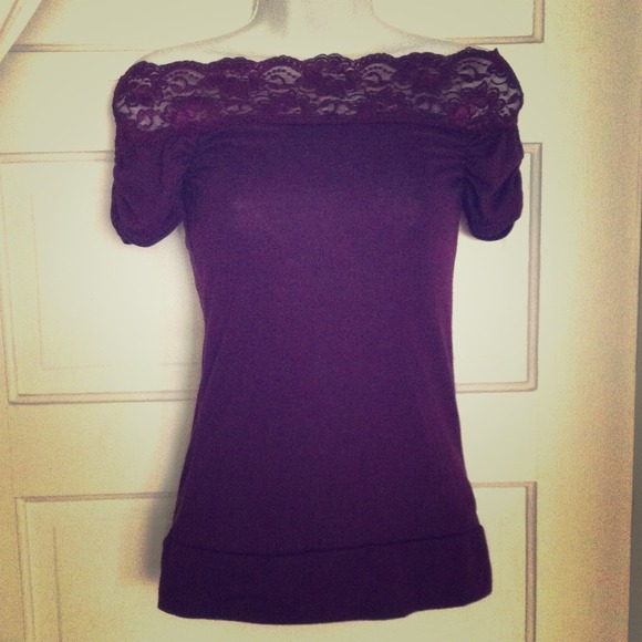 Agaci off shoulder top with lace Plum Small