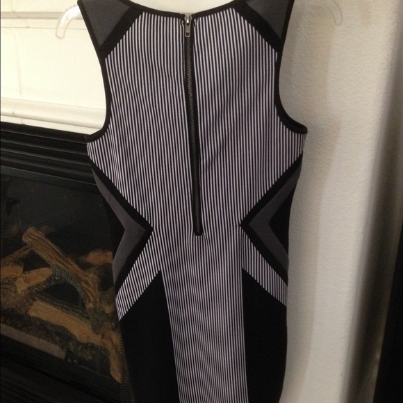 Dress - Picture 3 of 4