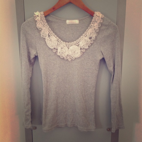 Gray Ribbed Chiffon Roses Long Sleeve Top